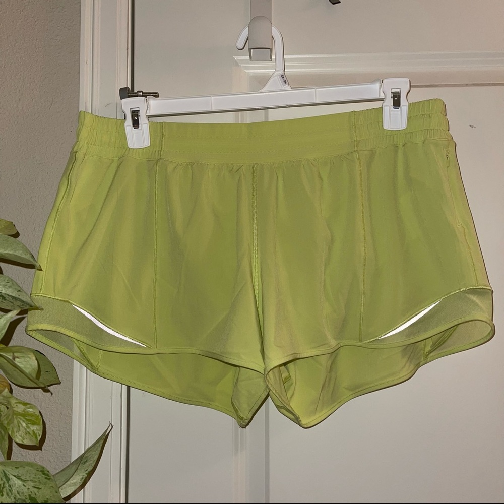 lululemon hotty hot low rise 4” short lemon-lime
